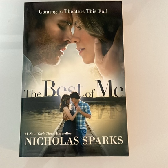 Nicholas Sparks Romance Novels - Picture 6 of 10